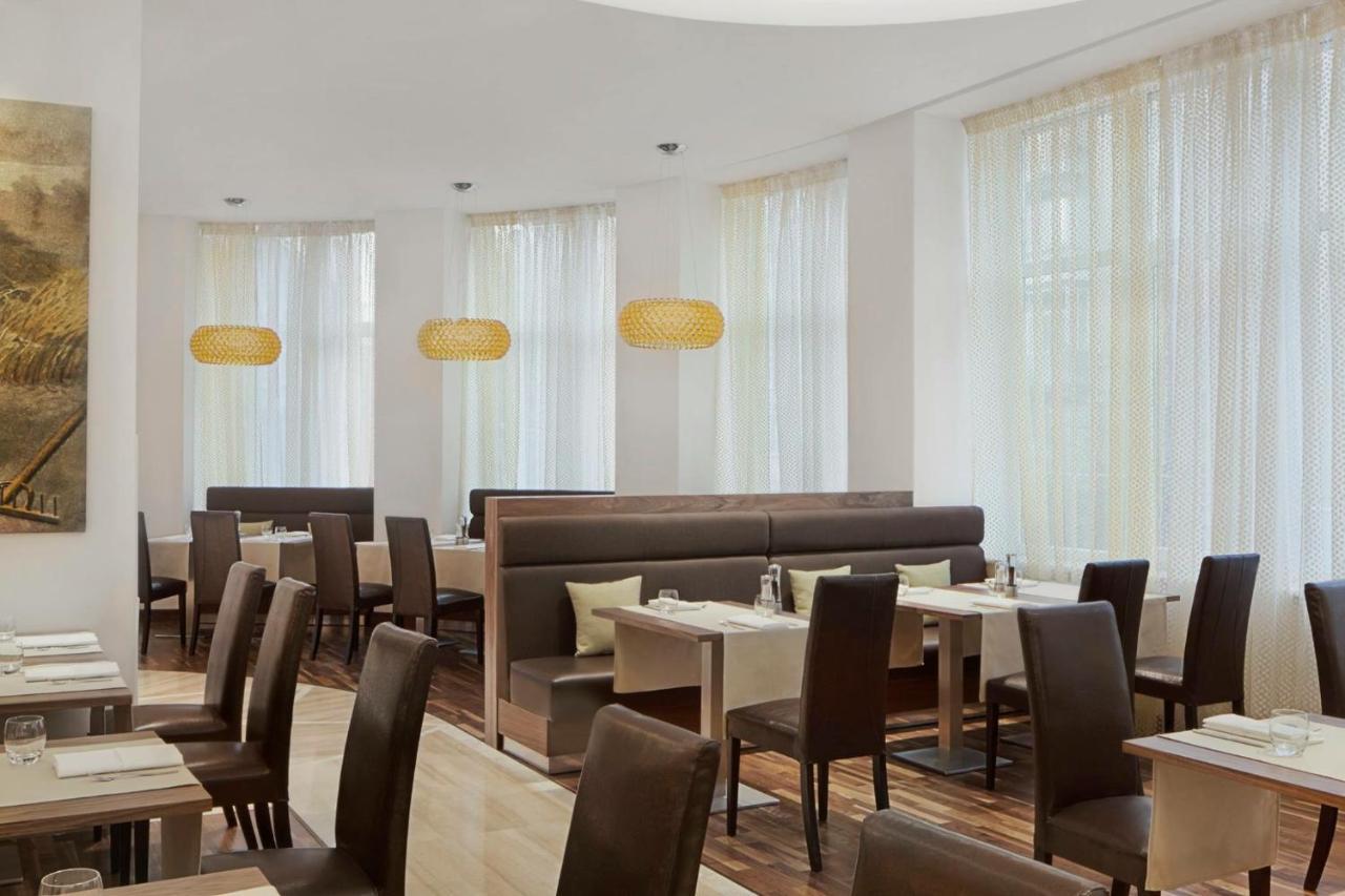 Khortitsa Palace Hotel Zaporizhia Buitenkant foto