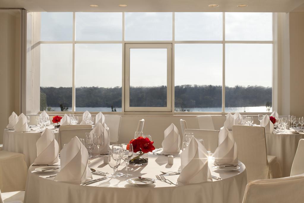 Khortitsa Palace Hotel Zaporizhia Buitenkant foto